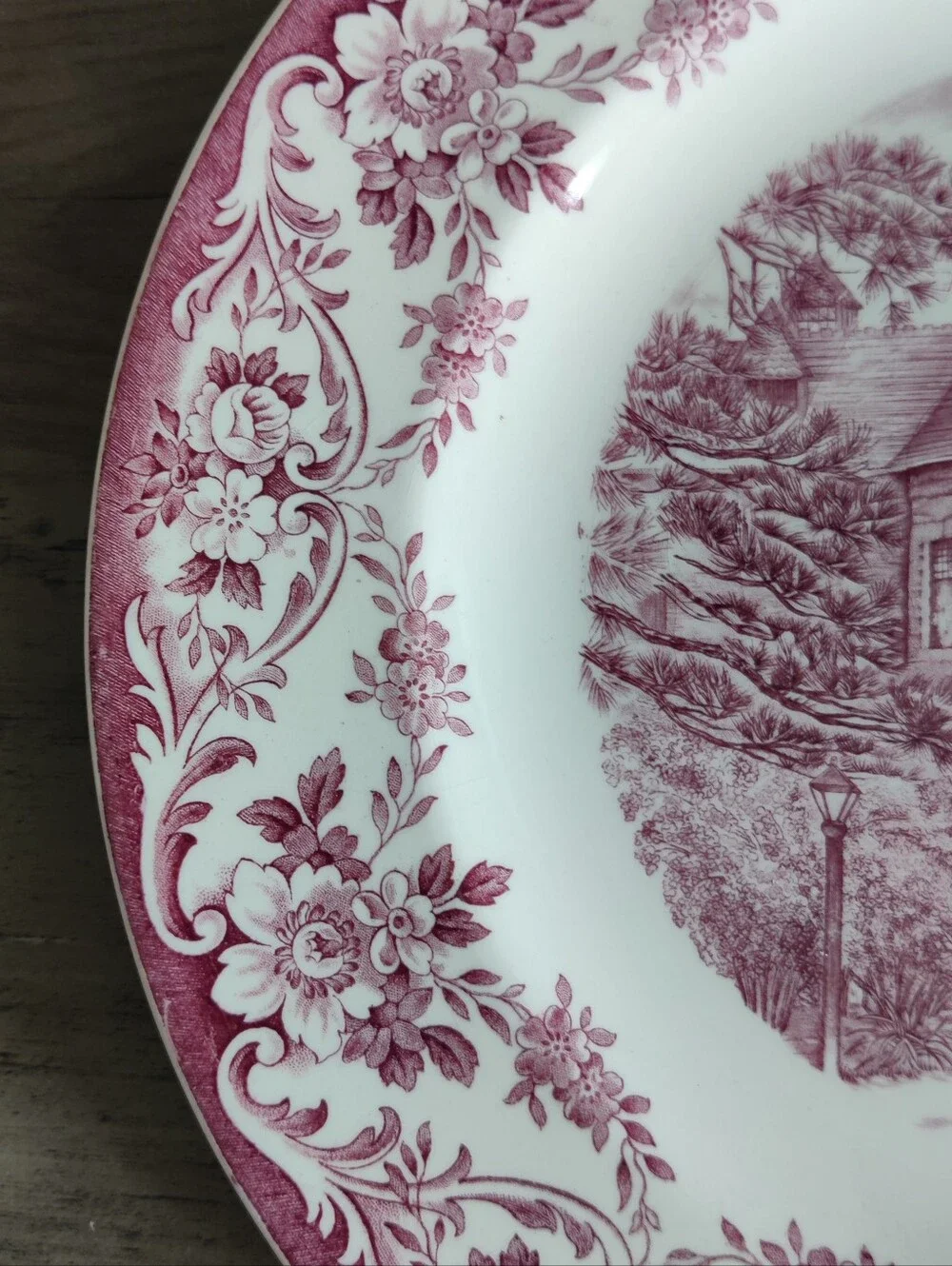 Vintage Wedgwood Fairleigh Dickinson College Castle Mulberry Plate – England